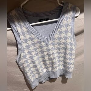 RSQ Blue & White Cropped Sweater Vest- Large